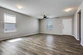 206 Royal St in Cleburne, TX - Building Photo - Building Photo