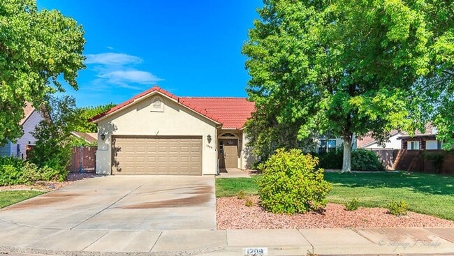property at 1209 N 1610 W Cir