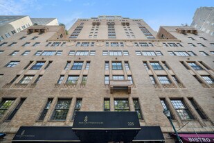 219 S 18th St, Unit 1105 in Philadelphia, PA - Building Photo