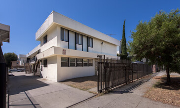 2641 S La Salle Ave in Los Angeles, CA - Building Photo - Building Photo