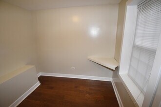 2448 S Homan Ave in Chicago, IL - Building Photo - Building Photo