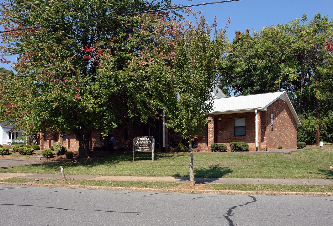 Carolina Apartments in Winston-Salem, NC - Foto de edificio