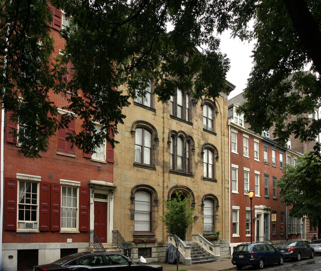 Renzi Spruce Street Apartments in Philadelphia, PA - Foto de edificio - Building Photo