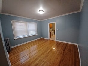 8041 S Maryland Ave, Unit 3S in Chicago, IL - Foto de edificio - Building Photo