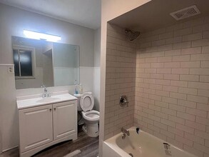 1041 Valonia St in Pittsburgh, PA - Building Photo - Building Photo