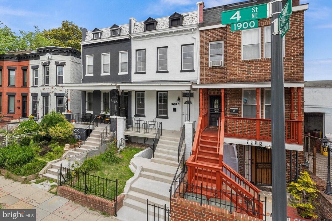 1935 4th St NE in Washington, DC - Foto de edificio