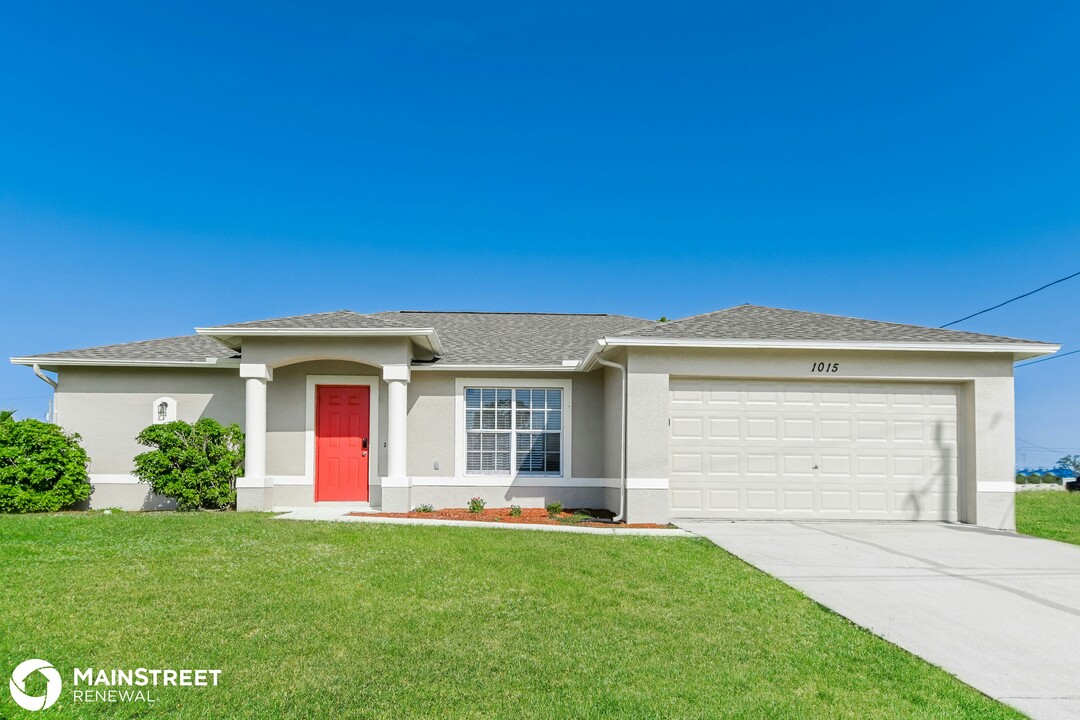 1015 NW 16th Terrace in Cape Coral, FL - Building Photo