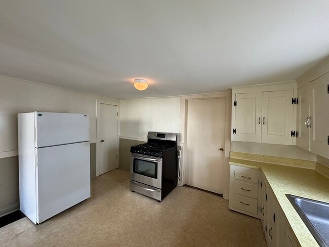 property at 1 Cammetts Ct