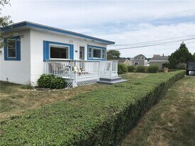 14 William Ave in Tiverton, RI - Building Photo