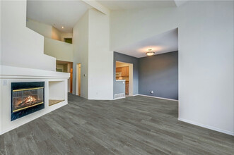 4123 Fieldstone Dr, Unit Stonebridge Community in Lynnwood, WA - Foto de edificio - Building Photo