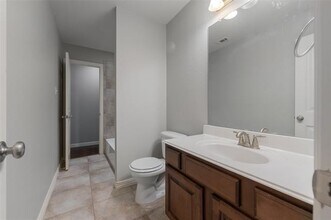 2945 Mandalay Dr in Little Elm, TX - Foto de edificio - Building Photo