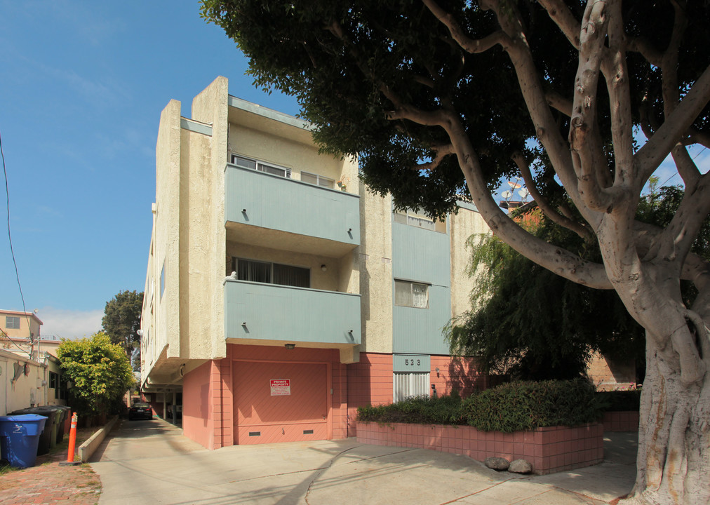 523 Ashland Ave in Santa Monica, CA - Building Photo