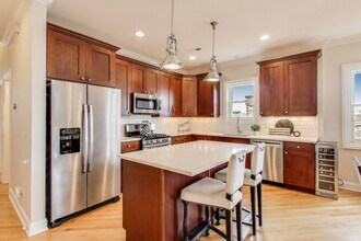 3348 N Sheffield Ave in Chicago, IL - Building Photo - Building Photo