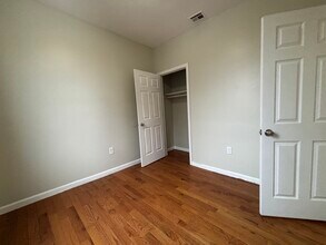 386 Badger Ave, Unit 3 in Newark, NJ - Foto de edificio - Building Photo