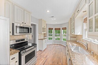 North Oak Cliff home with pool, spa & back in Dallas, TX - Building Photo - Building Photo