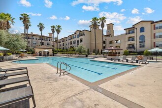 Santa Palmia at Palm Valley in San Jose, CA - Foto de edificio - Building Photo