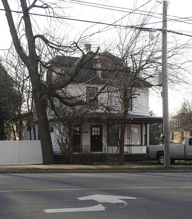 1558 State St in Schenectady, NY - Foto de edificio - Building Photo