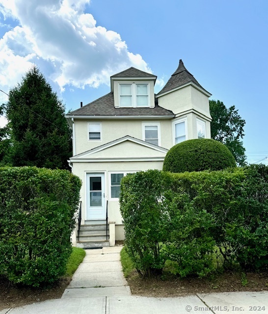 2 Hawkins Ave-Unit -first floor in Norwalk, CT - Building Photo