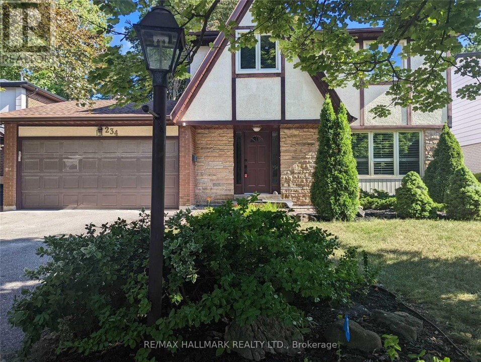 234 Romfield Circuit in Markham, ON - Building Photo