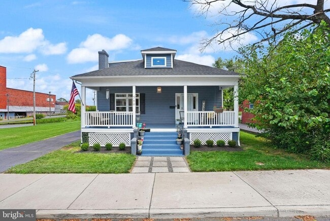580 N Braddock St in Winchester, VA - Foto de edificio - Building Photo