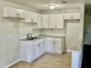 2425 W 28th St in Jacksonville, FL - Building Photo - Building Photo