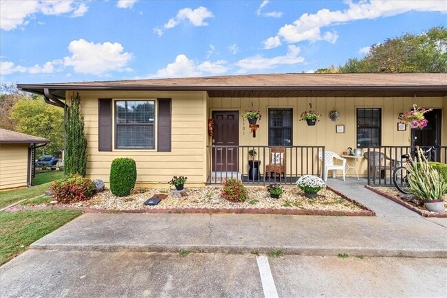 1101 New Horizon St in Powder Springs, GA - Foto de edificio - Building Photo