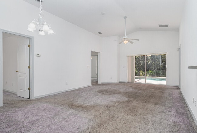 923 Sandy Ridge Dr in Davenport, FL - Foto de edificio - Building Photo