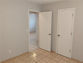 607 SE 10th St in Bentonville, AR - Building Photo - Building Photo