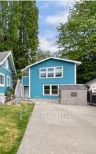 7748 Corliss Ave N in Seattle, WA - Building Photo - Building Photo