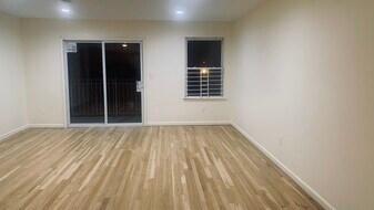 68 Pamrapo Ave, Unit 2 in Jersey City, NJ - Building Photo