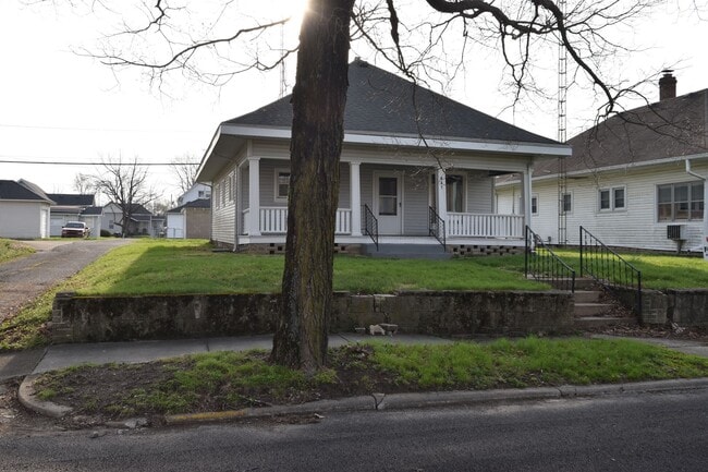 441 N Jefferson St in Knightstown, IN - Building Photo - Building Photo