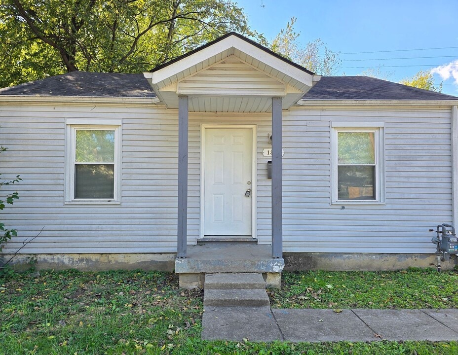 1360 Lillian Ave in Louisville, KY - Building Photo