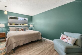 3649 SW 52nd Pl, Unit Apt #A in Portland, OR - Foto de edificio - Building Photo