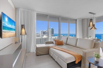 4010 S Ocean Dr in Hollywood, FL - Foto de edificio - Building Photo