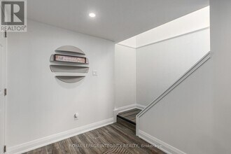 19 Sherry Ln in Ottawa, ON - Building Photo - Building Photo