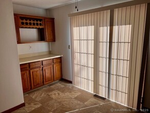 380 Hitchcock Rd in Waterbury, CT - Building Photo - Building Photo