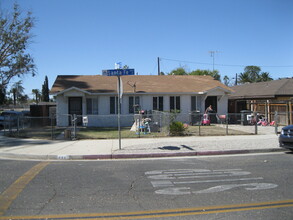 822 E Date St in Hemet, CA - Building Photo - Building Photo