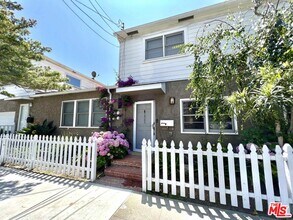 422 Pacific St in Santa Monica, CA - Foto de edificio - Building Photo