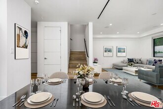 621 Huntley Dr in West Hollywood, CA - Building Photo - Building Photo