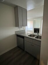 1632 N Formosa Ave, Unit 109 in Los Angeles, CA - Foto de edificio - Building Photo