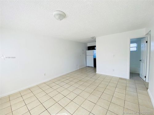 8262 NE 1st Ave-Unit -2 in Miami, FL - Building Photo - Building Photo