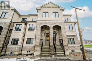 6 Victor Metcalf Ln in Richmond Hill, ON - Building Photo