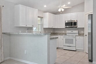 4317 NE 9th Pl in Cape Coral, FL - Building Photo - Building Photo