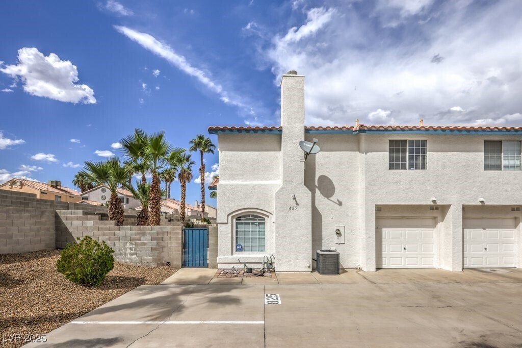 825 Radiant Star St in Las Vegas, NV - Building Photo
