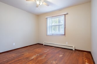 Madison Mayfair Apartments in Madison, WI - Foto de edificio - Interior Photo