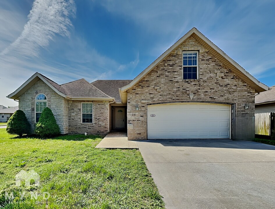 416 E Denton Cir in Republic, MO - Building Photo