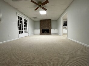 242 Early Pkwy Dr in Smyrna, GA - Building Photo - Building Photo