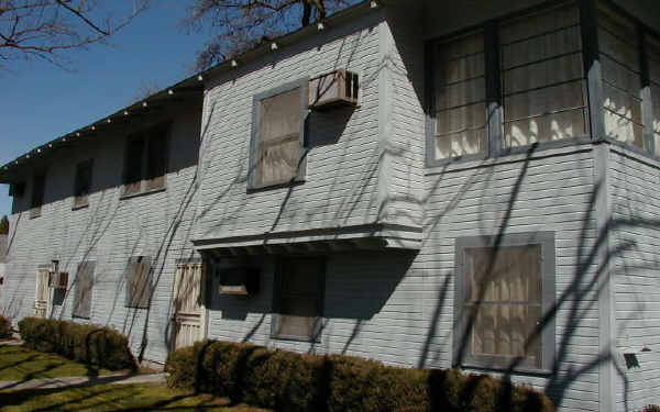 103 E 7th St in Tracy, CA - Foto de edificio