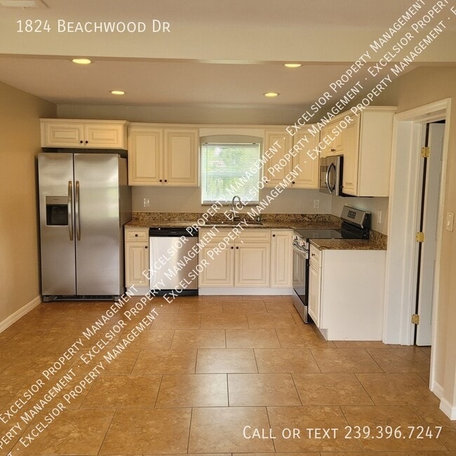 1824 Beachwood Dr in North Fort Myers, FL - Building Photo - Building Photo