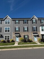 Room in Townhome on Cramerton Mills Pkwy in Cramerton, NC - Building Photo
